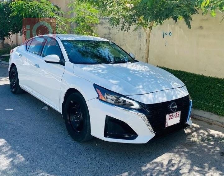 نيسان ألتيما